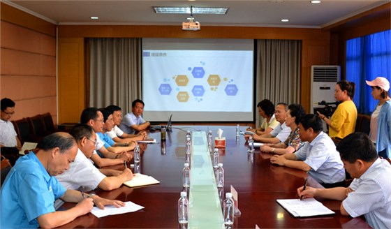 安徽質(zhì)監(jiān)局局長(zhǎng)韓永生來(lái)皖南電機(jī)考察 安徽質(zhì)監(jiān)局局長(zhǎng)韓永生來(lái)皖南電機(jī)考察