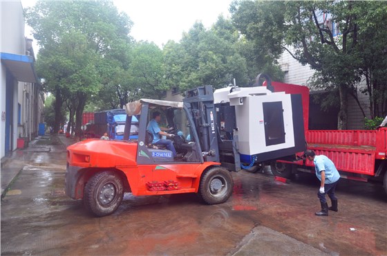 防汛期間，皖南電機轉移重要設備至安全地帶